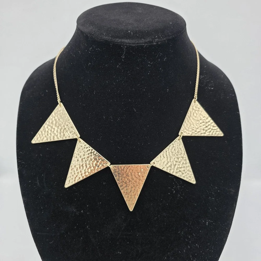 Express Gold Tone Hammered Triangle Necklace Collar Statement Cleopatra 18